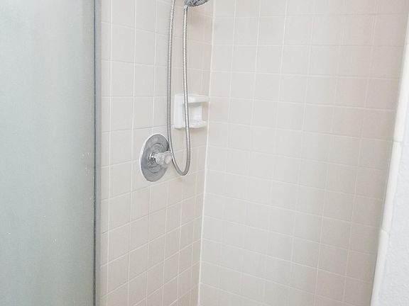 2nd image of 3125 Sondra Dr APT F302