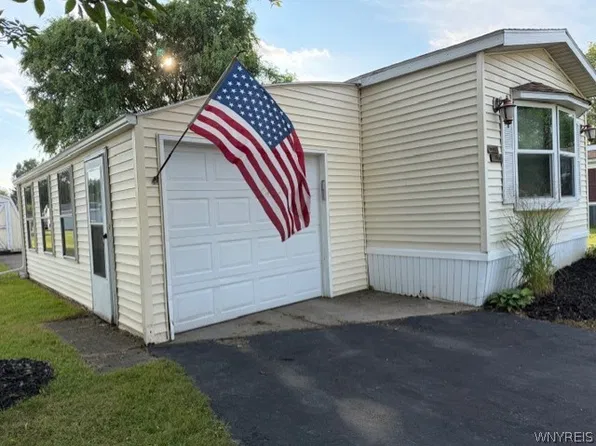 54 Alsace St, Buffalo, NY 14224