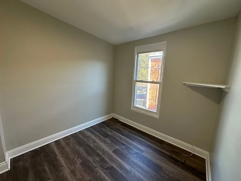 137 Stevens Ave — Photo 9