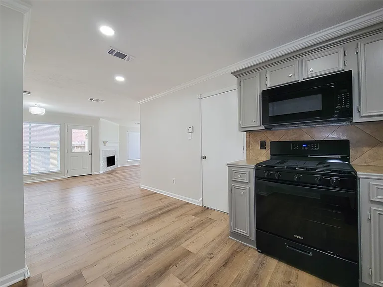 3658 Villa Glen Dr — Photo 35