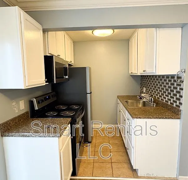 2705 Laclede Station Rd — Photo 9