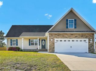 202 Lockwood Ct, Hubert, NC 28539
