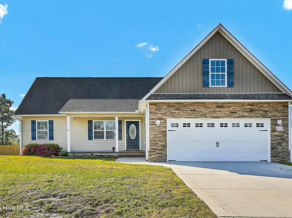 202 Lockwood Court, Hubert, NC 28539