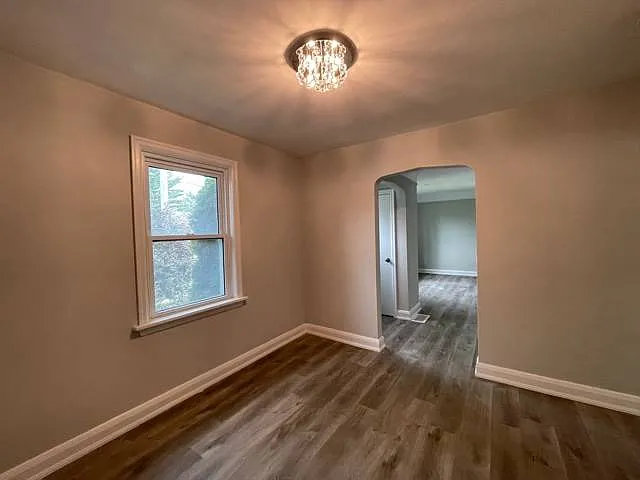 567 Weber St E — Photo 14