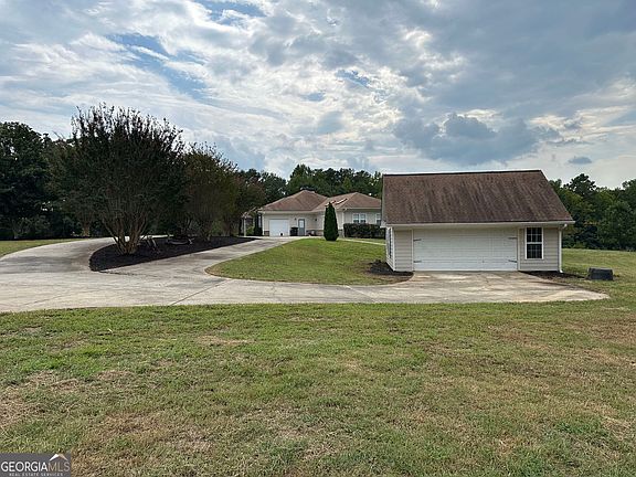 3rd image of 54 Whatley Rd