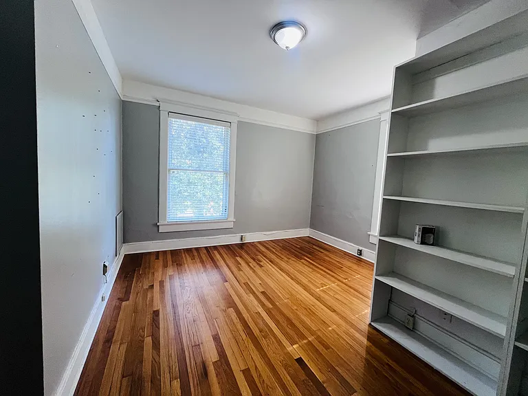 1319 Harbert Ave #4 — Photo 3