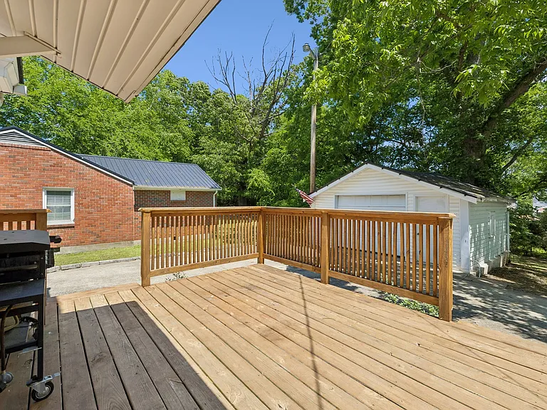 821 Greenwood Ave — Photo 28