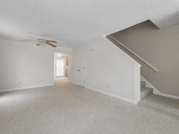 5th image of 25 Woodland Green