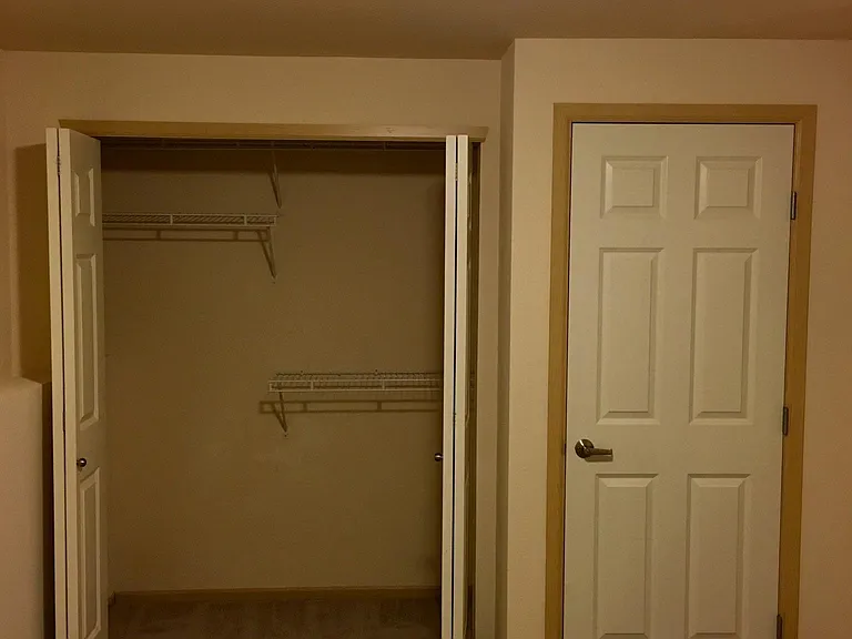 Harbor View East Apartments — Photo 7
