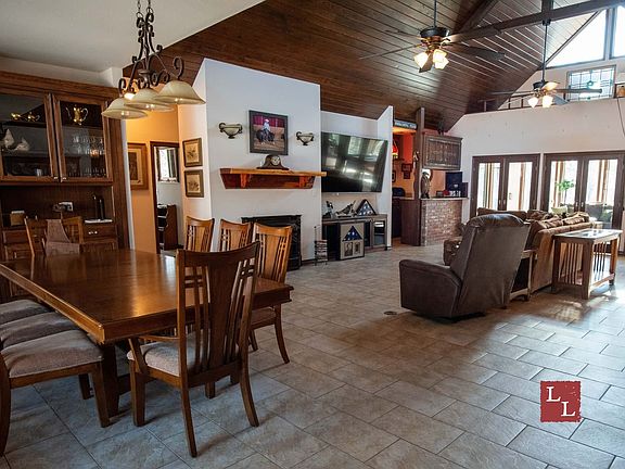 Henderson East Of Rr 24 