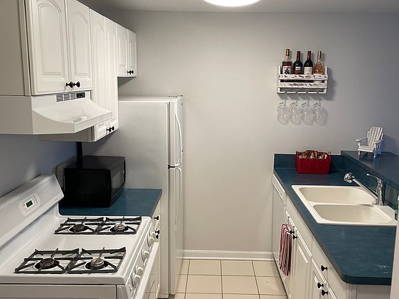 5th image of 227 Dewey Ave APT 309