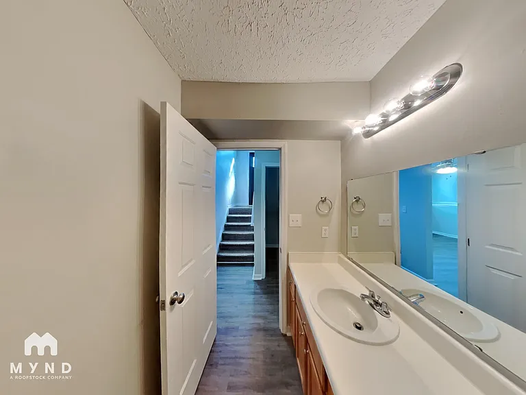 1106 Lady Banks Dr — Photo 18