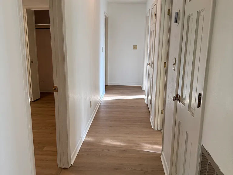 923 W Crest Rd — Photo 14