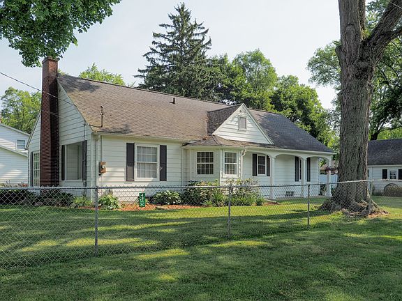 2nd image of 806 Ashley Dr