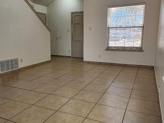 2nd image of 10497 Valle Del Mar Dr