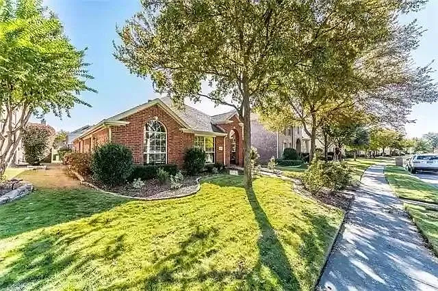 11282 Raveneaux Dr — Photo 2