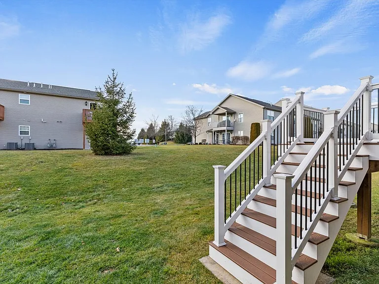 233 Thrush Dr — Photo 34