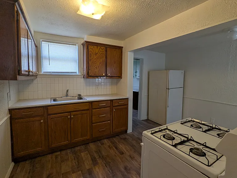 320 W Dill St #320 — Photo 5