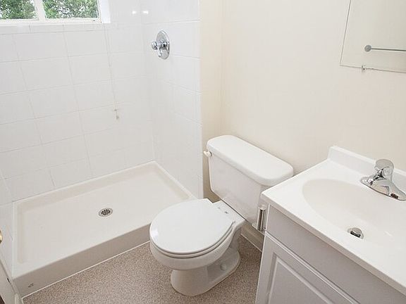 4th image of 85 Campbell St APT C5