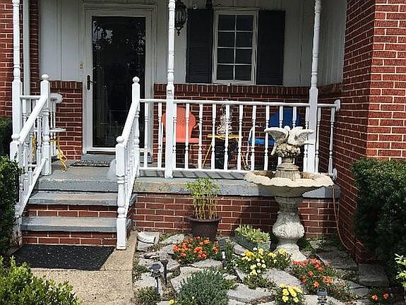 4th image of 1765 W John Beers Rd