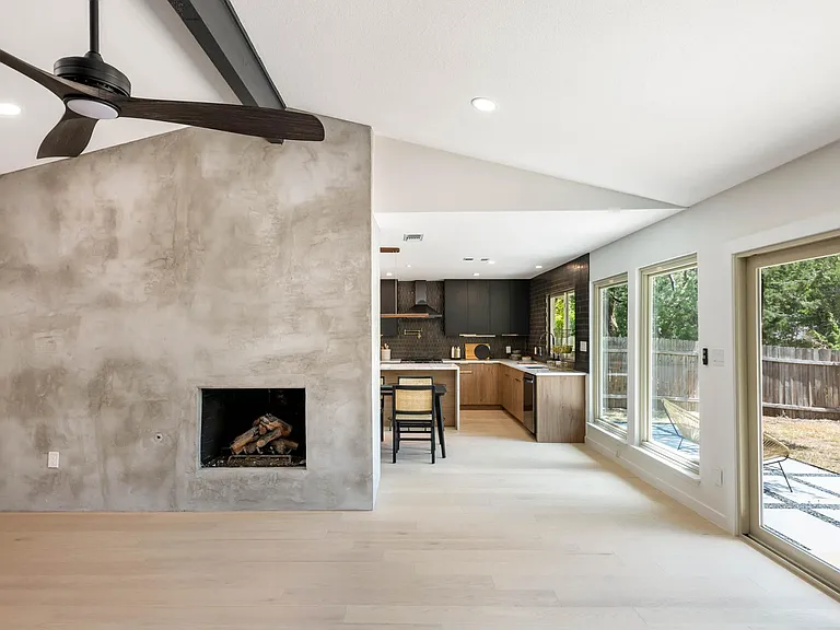 7403 Whispering Winds Dr — Photo 5