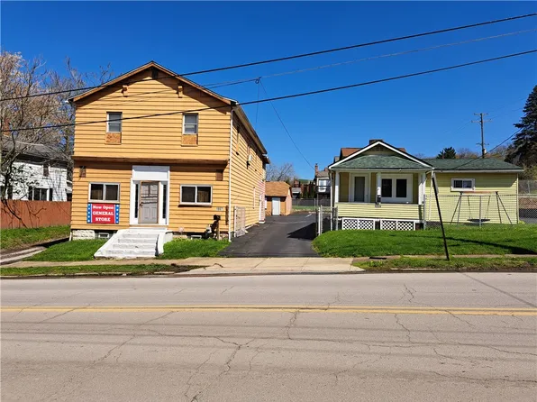 1807 & 1809 Moravia Ave, New Castle, PA 16101