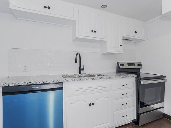4th image of 2649 S Sterling Ave