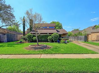 3210 Freshmeadows Dr, Houston, TX 77063