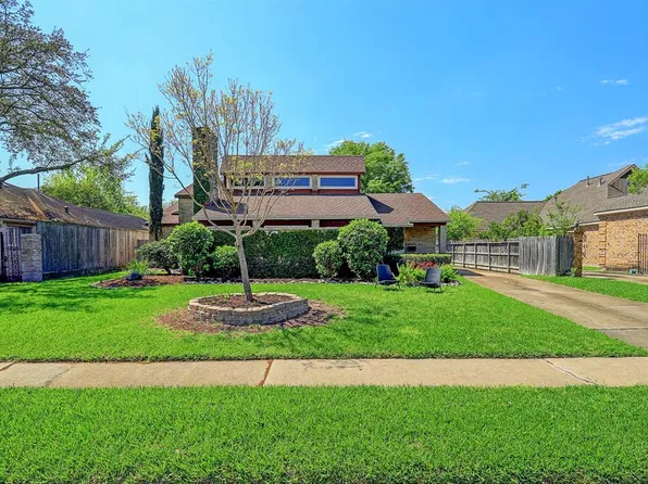 3210 Freshmeadows Dr, Houston, TX 77063