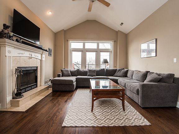 2nd image of 4714 W Berteau Ave APT 2E