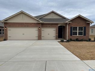 106 High Leaf Dr, Harvest, AL 35749