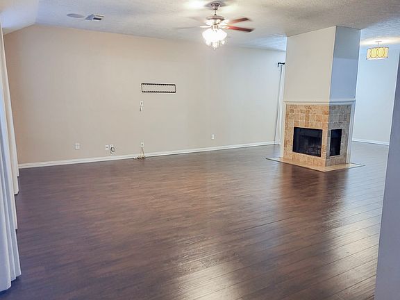 Living Room with Gas Fireplace