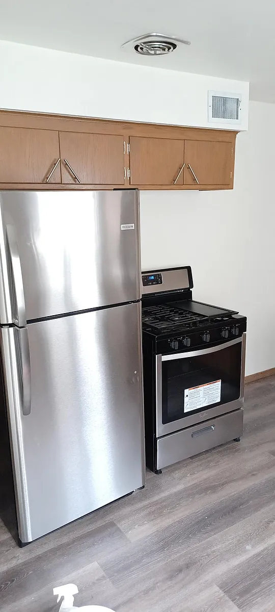 Kitchen stainless steel appliances gas stove - 6011 W Lapham St