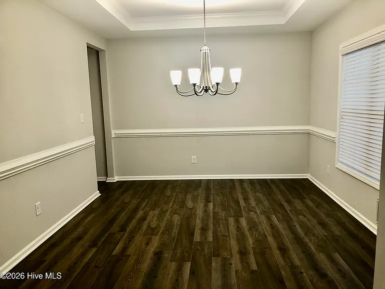 406 Ames St — Photo 3