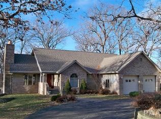 15714 E Kenabeck Trl, Cuba, IL 61427