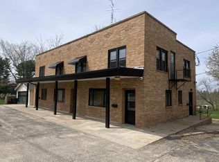 711 Ridge St APT 4, Mineral Pt, WI 53565