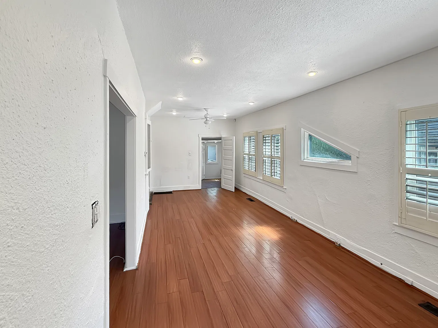2 bed, 1295 sqft, $3,800 — Photo 3