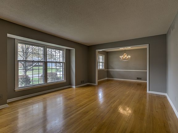 2nd image of 1406 NE 77th St