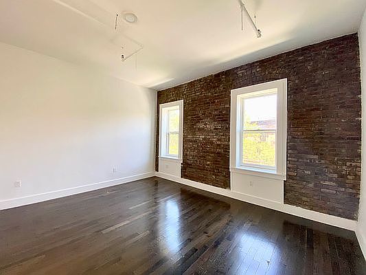 5th image of 512 E 117th St #2A