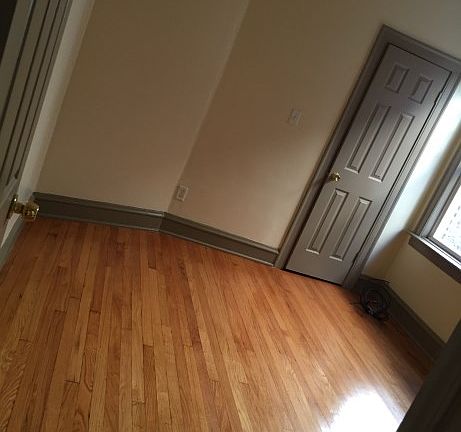 4th image of 7047 S Vernon Ave #1