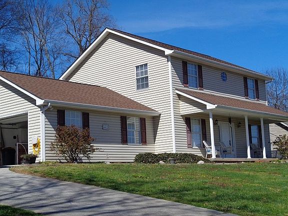 3rd image of 4412 Bucknell Dr