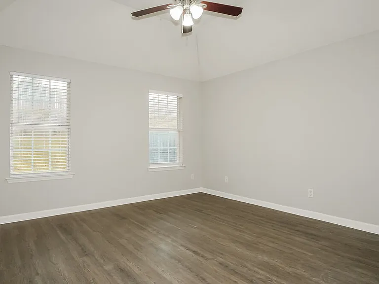 1481 Lawson Dr — Photo 9