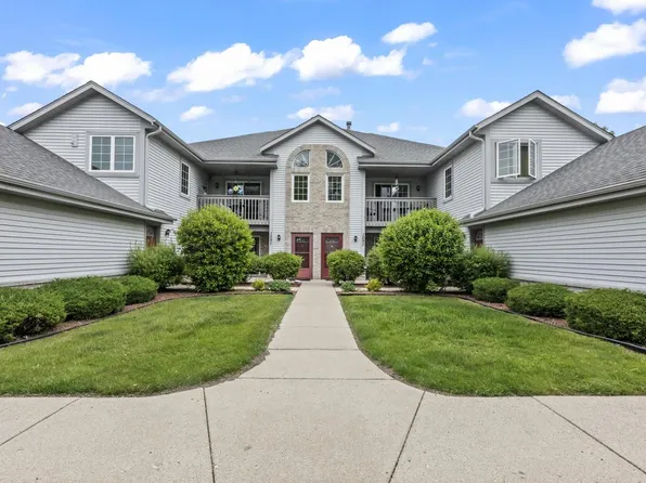 1097 Quinlan DRIVE #D, Pewaukee, WI 53072