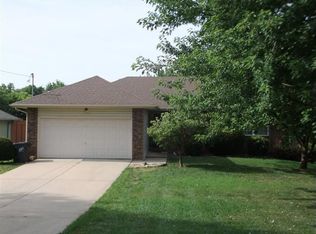 1108 E Camorene St, Springfield, MO 65803