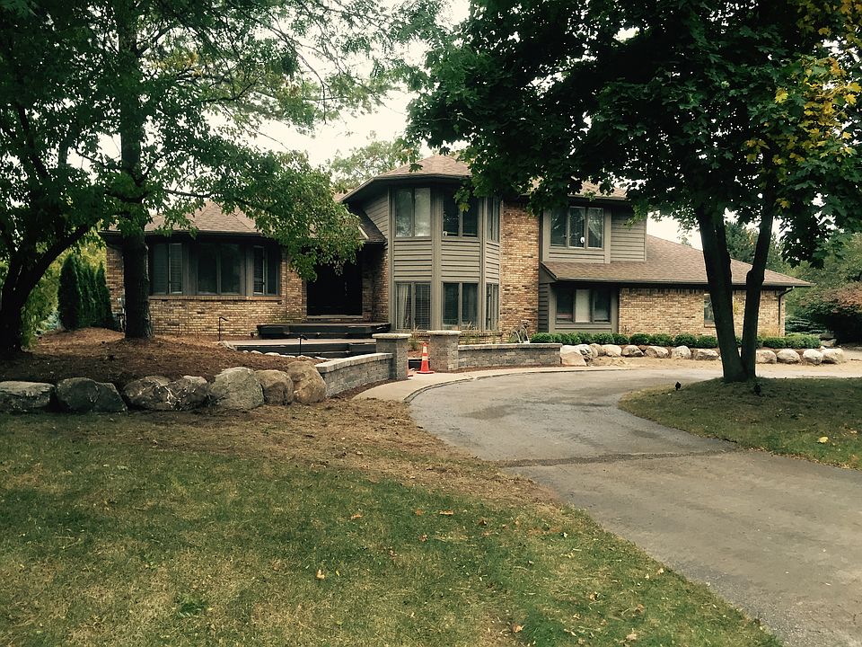 1st image of 6621 Park Valley Dr
