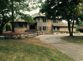 6621 Park Valley Dr, Clarkston, MI 48348