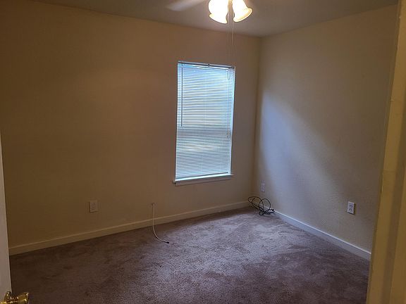 3rd image of 114 Cosgrove St