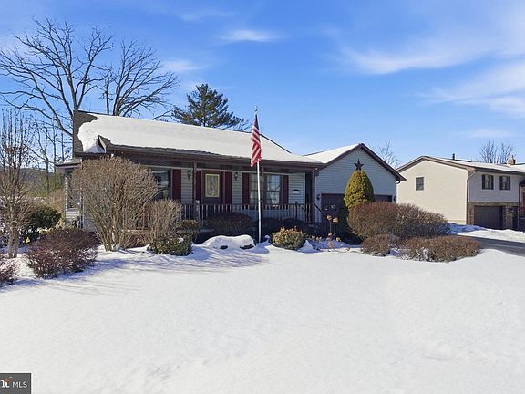 2nd image of 606 Cambria Dr