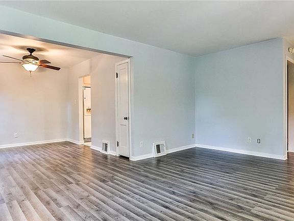 5th image of 2066 27th St