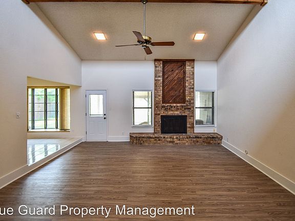 3rd image of 121 Haywood Dr